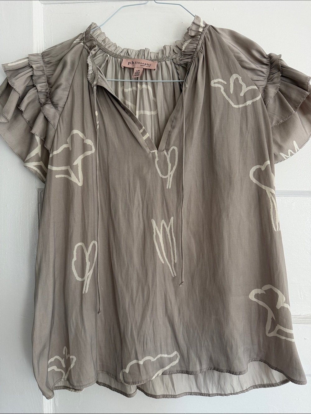 Philosophy Taupe Floral Outline Ruffle Sleeve Blouse